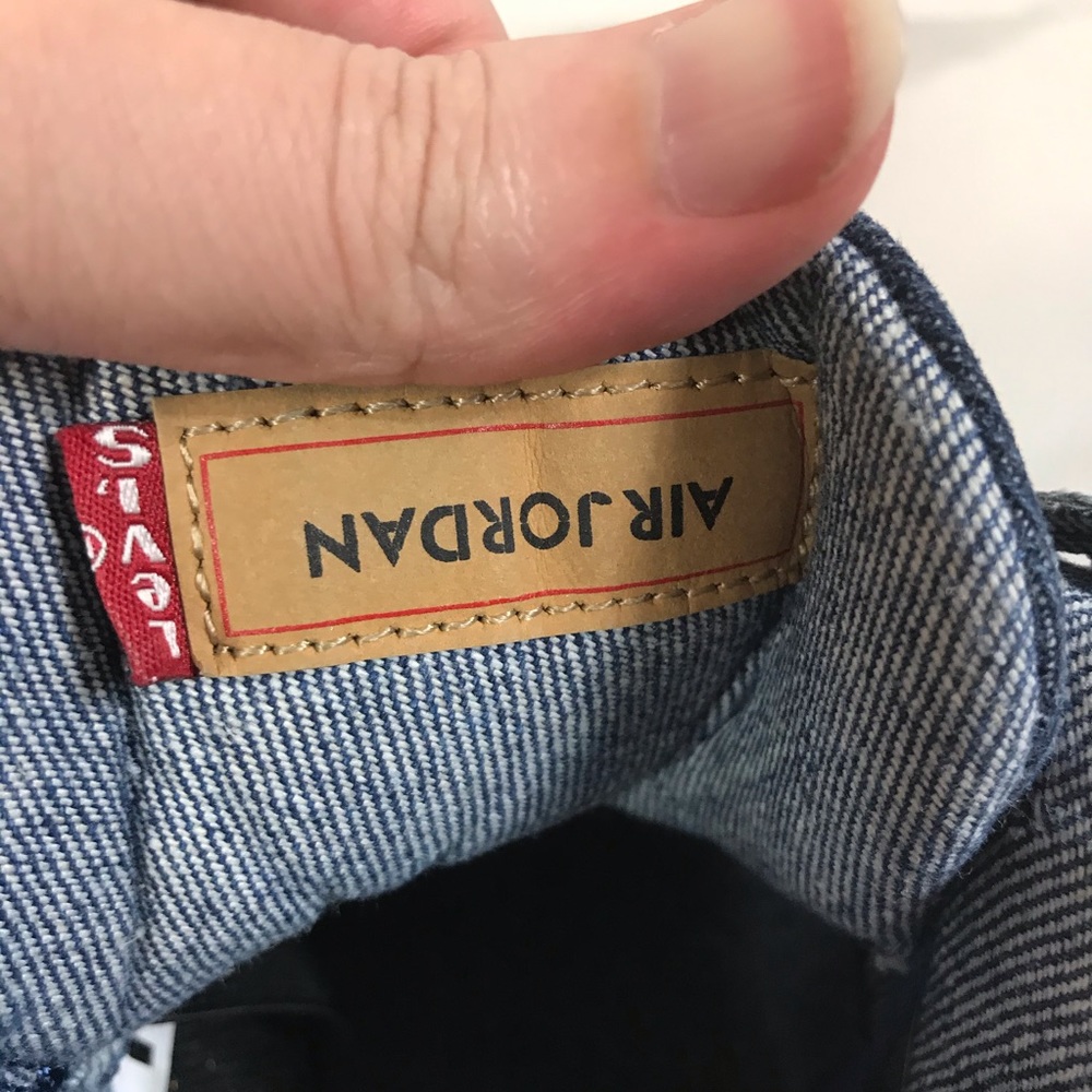❌SOLD❌ Jordan x Levi's Retro Air Jordan 4 - Picture 7 of 8